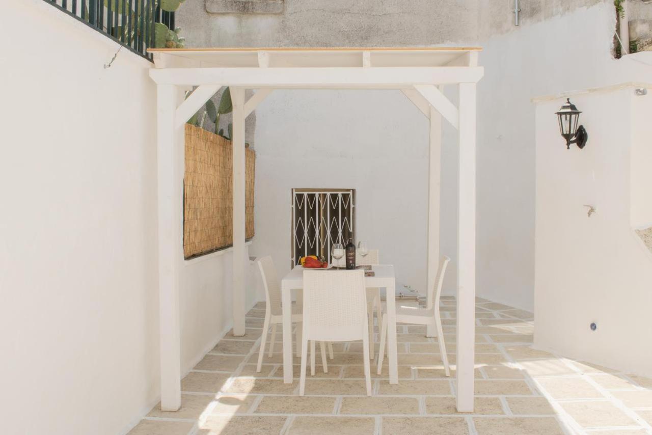 Amari'S Home Ostuni Exteriör bild